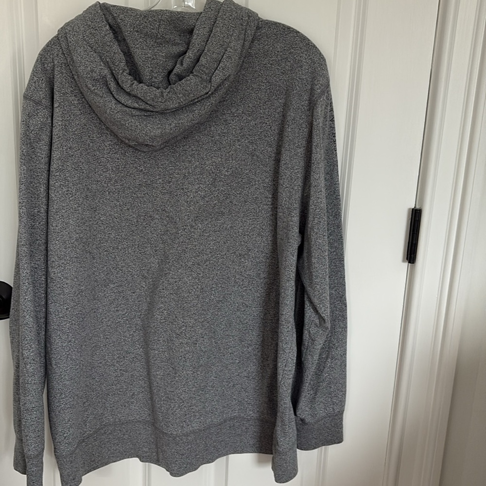 American Eagle hooded long sleeve - Picture 2 of 2